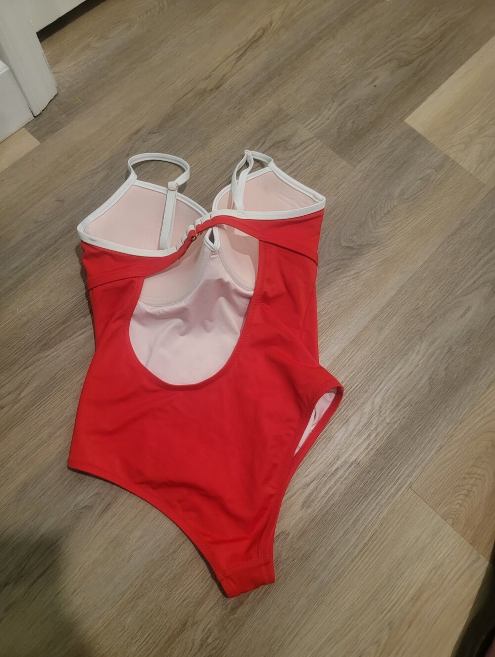 Shade & Shore 34DD Underwire Red with White Trim One Piece Swimsuit - Picture 4 of 9